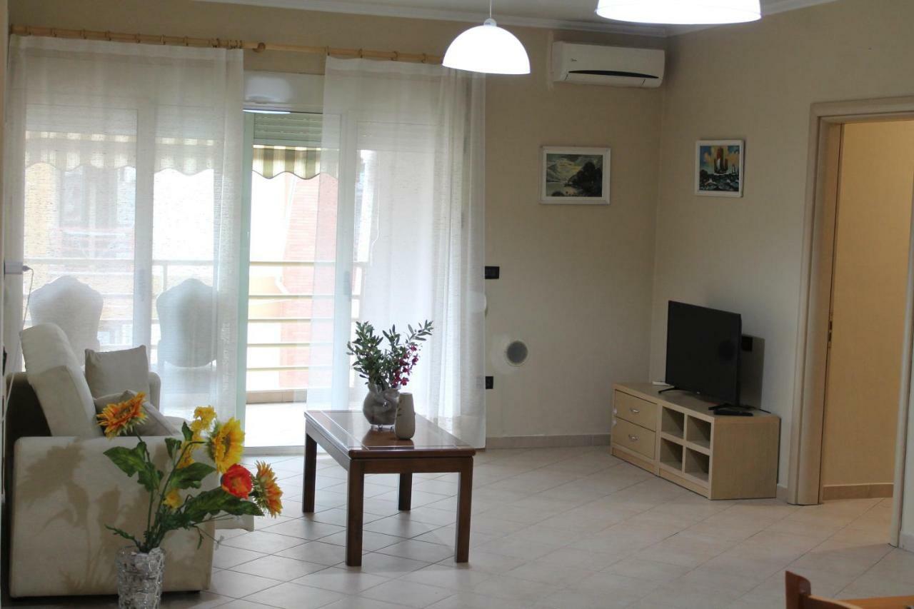 B&B Tirana Smile Екстер'єр фото